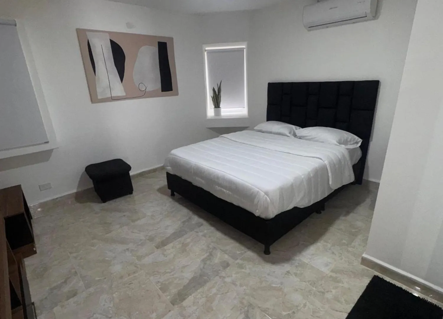Hotel Asia El Poblado Медельин